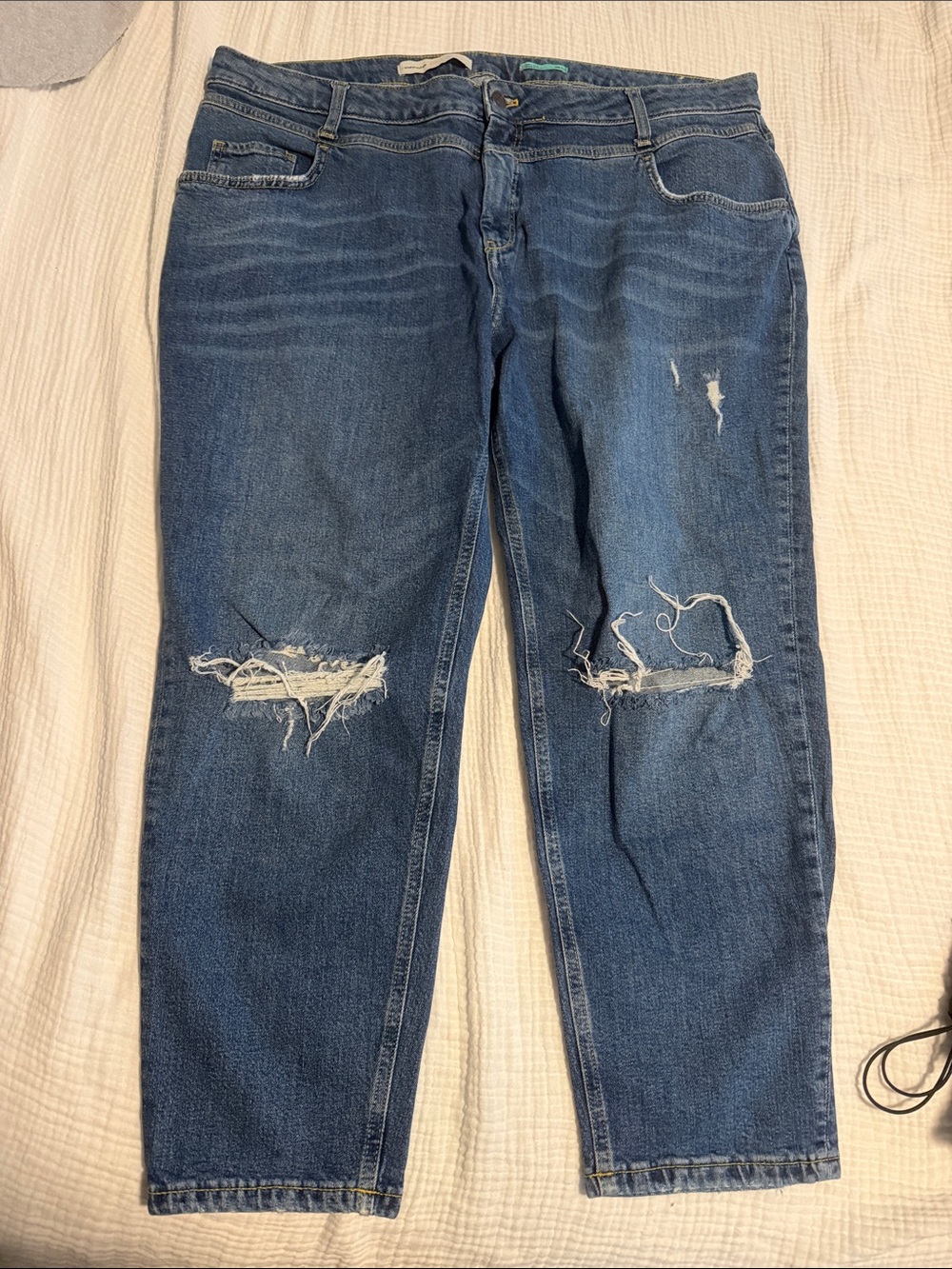 Anthropologie Pilcro Distressed Dark Blue Cropped Jeans